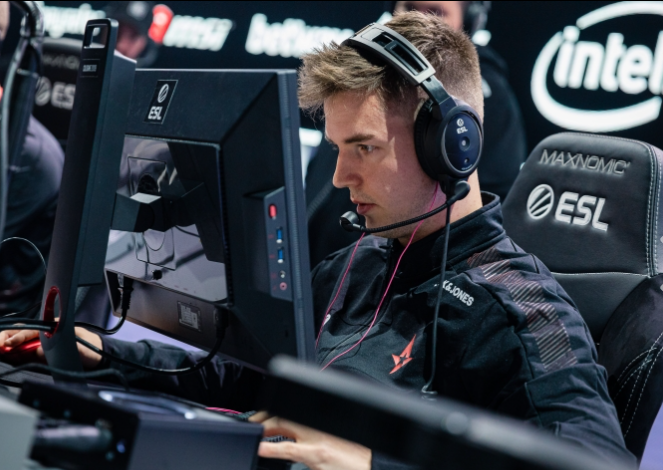 迫使莱斯特 迫使莱斯特