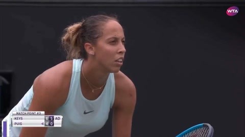 受采访时公 受采访时公