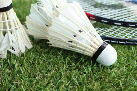 还让羽毛球 还让羽毛球