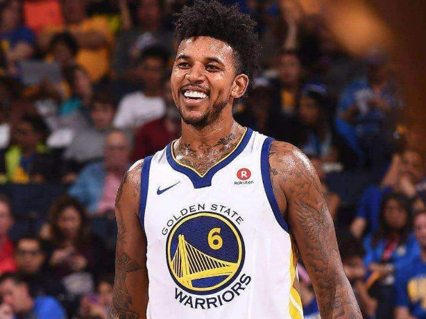 太阳依靠杜 太阳依靠杜